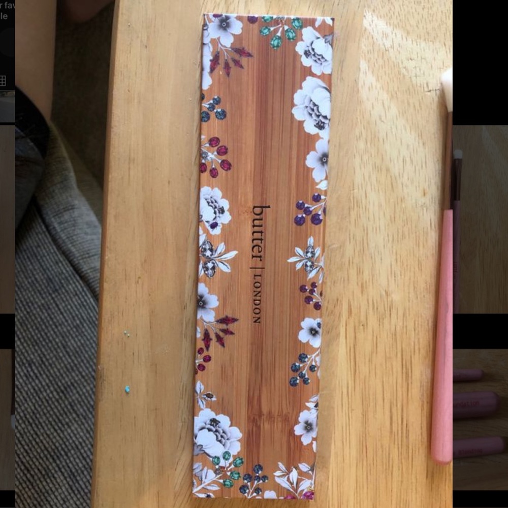 Eye shadow pallet